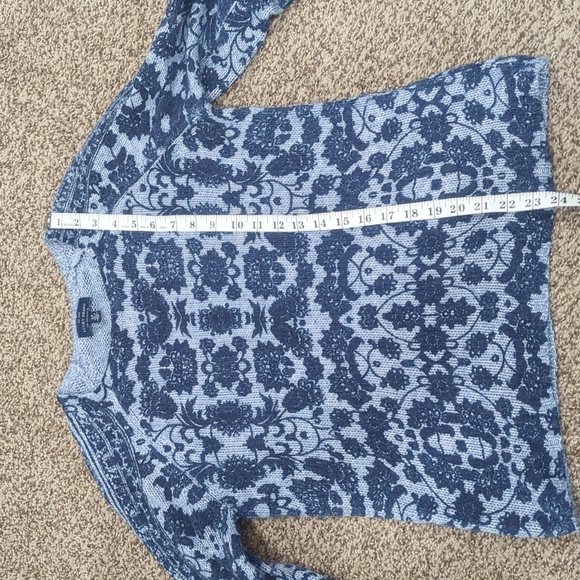 Lucky Brand size small blue floral pattern wide sleeve sweater - Picture 7 of 10